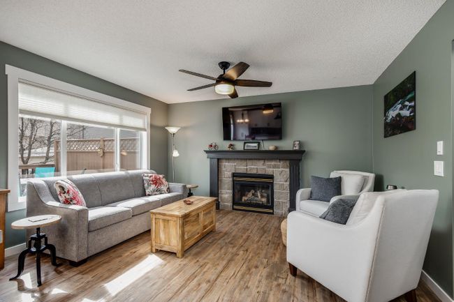 781 Cimarron Close, Home with 3 bedrooms, 3 bathrooms and 4 parking in Okotoks AB | Image 6