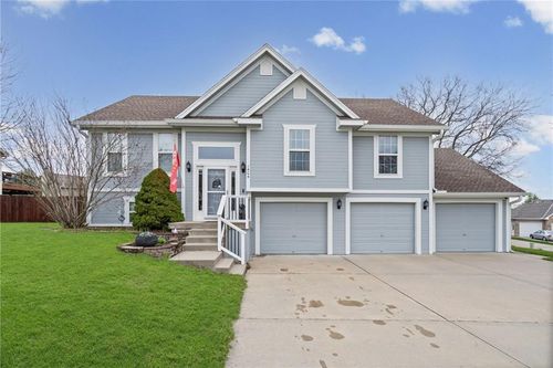 1404 Ne 196th St, Smithville, MO, 64089-9116 | Card Image