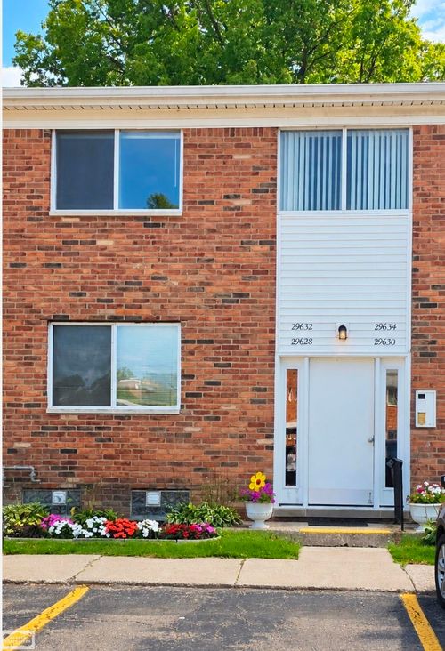 29632 Hoover Road, Warren, MI, 48093 | Card Image