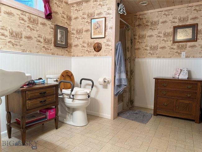 185 Howie Rd, House other with 2 bedrooms, 3 bathrooms and null parking in Big Timber MT | Image 34