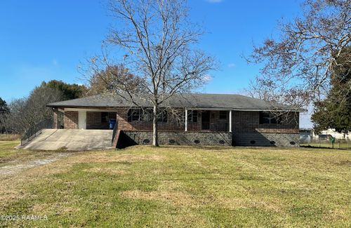 910 S Railroad St, Delcambre, LA, 70528-4824 | Card Image