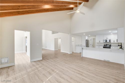 1312 Oak Tree Ln, Las Vegas, NV, 89108-1146 | Card Image