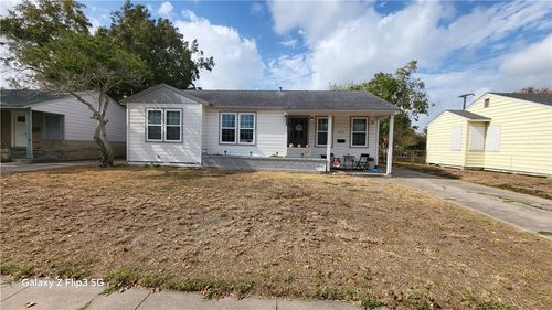 4221 Lowman St, Corpus Christi, TX, 78411-3136 | Card Image