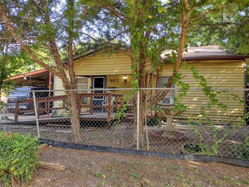 207 Thompson St, Waxahachie, TX, 75165-3443 | Card Image