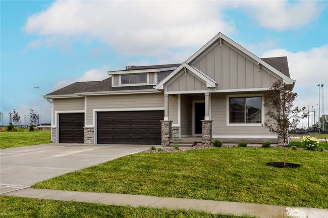 908 Ne 12th Street, Home with 5 bedrooms, 2 bathrooms and null parking in Grimes IA | Image 1