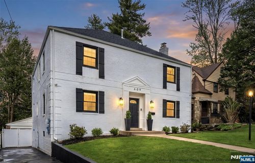 609 Wyndham Rd, Teaneck, NJ, 07666-1824 | Card Image