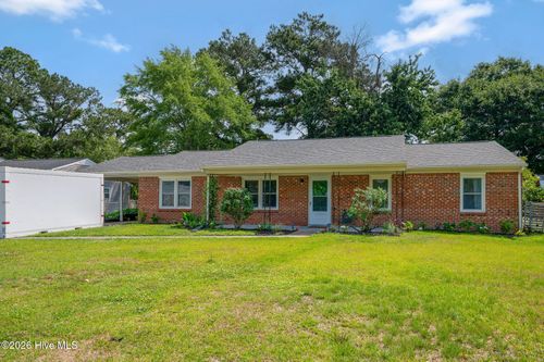 105 Lance Ct, Jacksonville, NC, 28546-8640 | Card Image