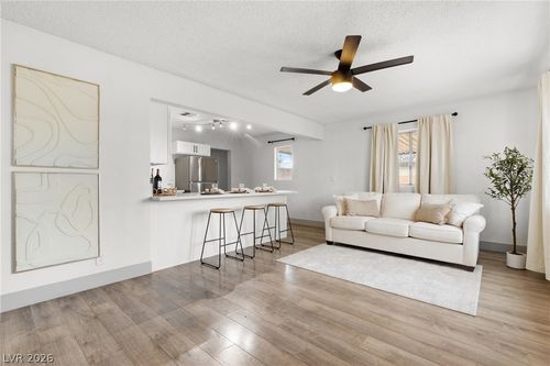134 Continental Ave, Henderson, NV, 89015-5207 | Card Image