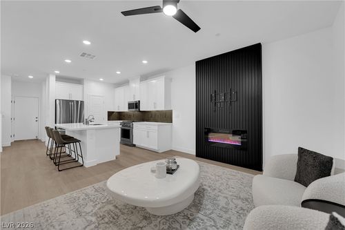 1048-600 N Carriage Hill Dr, Las Vegas, NV, 89138-4663 | Card Image