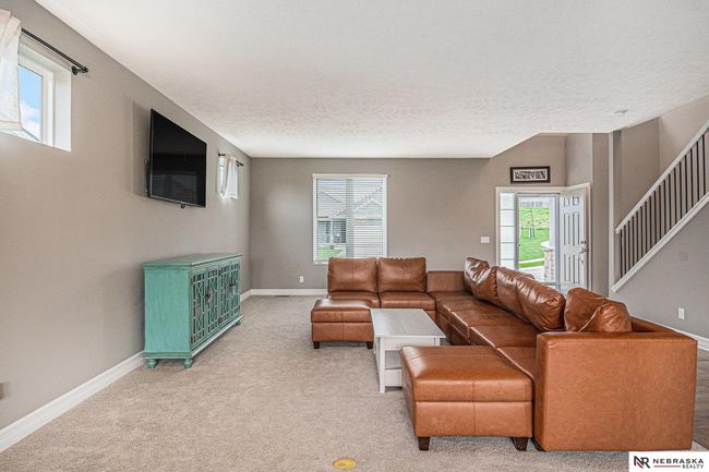 18514 Olive Cir, House other with 4 bedrooms, 4 bathrooms and 3 parking in Omaha NE | Image 8