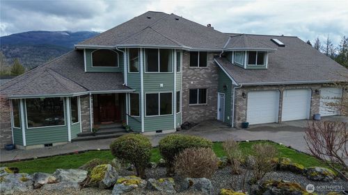13240 Buchanan Ln, Mount Vernon, WA, 98273-8589 | Card Image