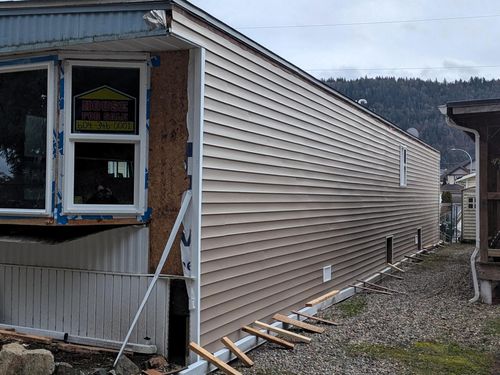 17-44565 Monte Vista Dr, Chilliwack, BC, V2R5Y4 | Card Image