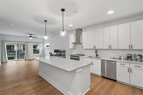 apt-214-3101 Govalle Ave, Austin, TX, 78702-3042 | Card Image