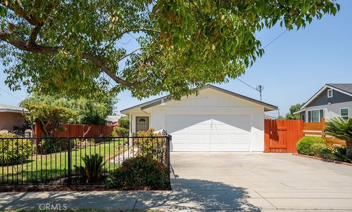 207 N Pasadena Ave, Azusa, CA, 91702-3724 | Card Image