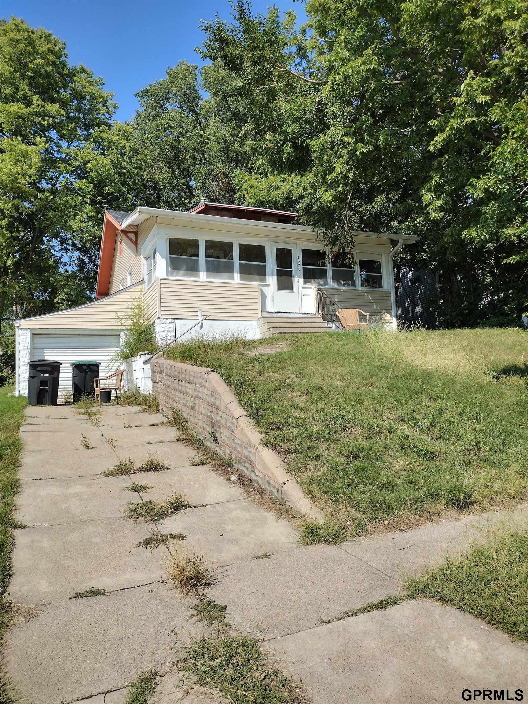 Larimore Ave, Omaha, NE 68111
