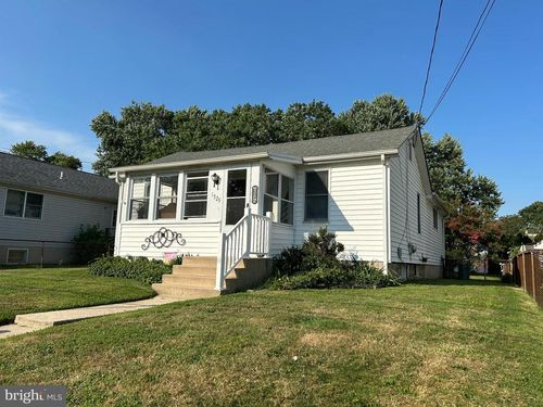 1529 Beale St, LINWOOD, PA, 19061-4111 | Card Image