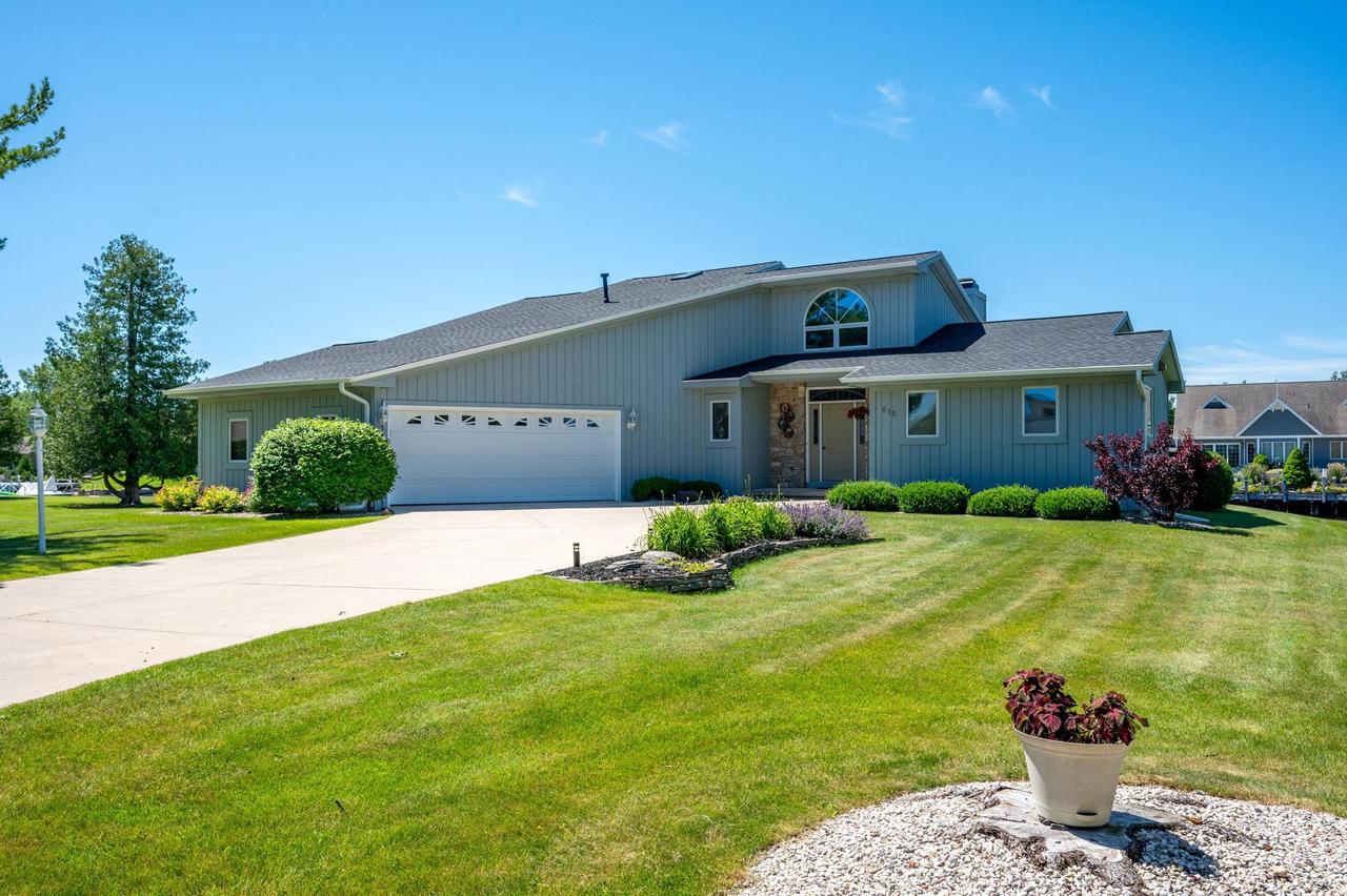 Vine Ct, Sturgeon Bay, WI 54235