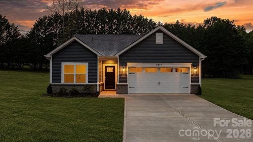 3-2827 17th Street Ct Ne, Hickory, NC, 28601-2497 | Card Image