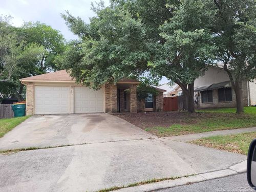 7915 Forest Xing, Live Oak, TX, 78233-4310 | Card Image
