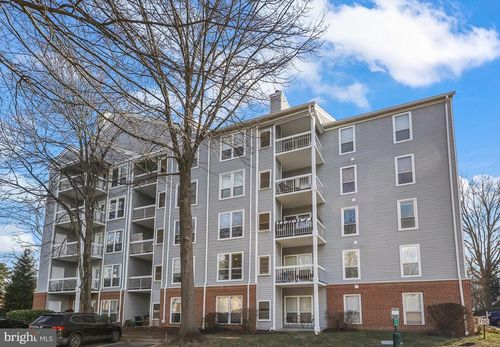 5-e3-3175 Summit Square Dr, OAKTON, VA, 22124-2865 | Card Image