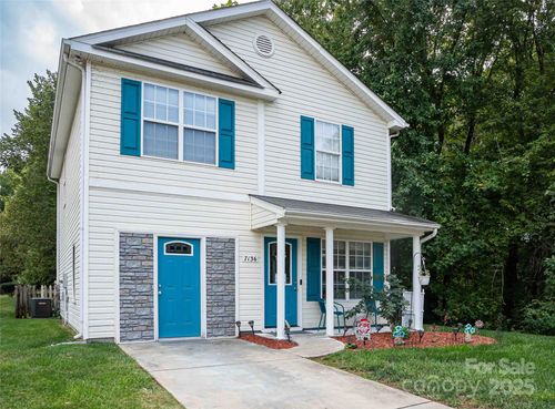 7136 Henderson Valley Ln, Charlotte, NC, 28269-1815 | Card Image