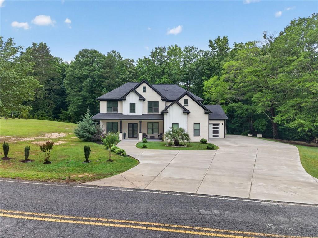 Residential in Hoschton