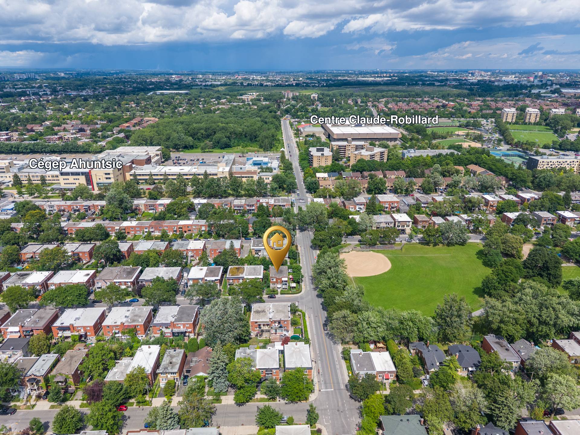 Residential Income in Montréal (Ahuntsic-Cartierville)