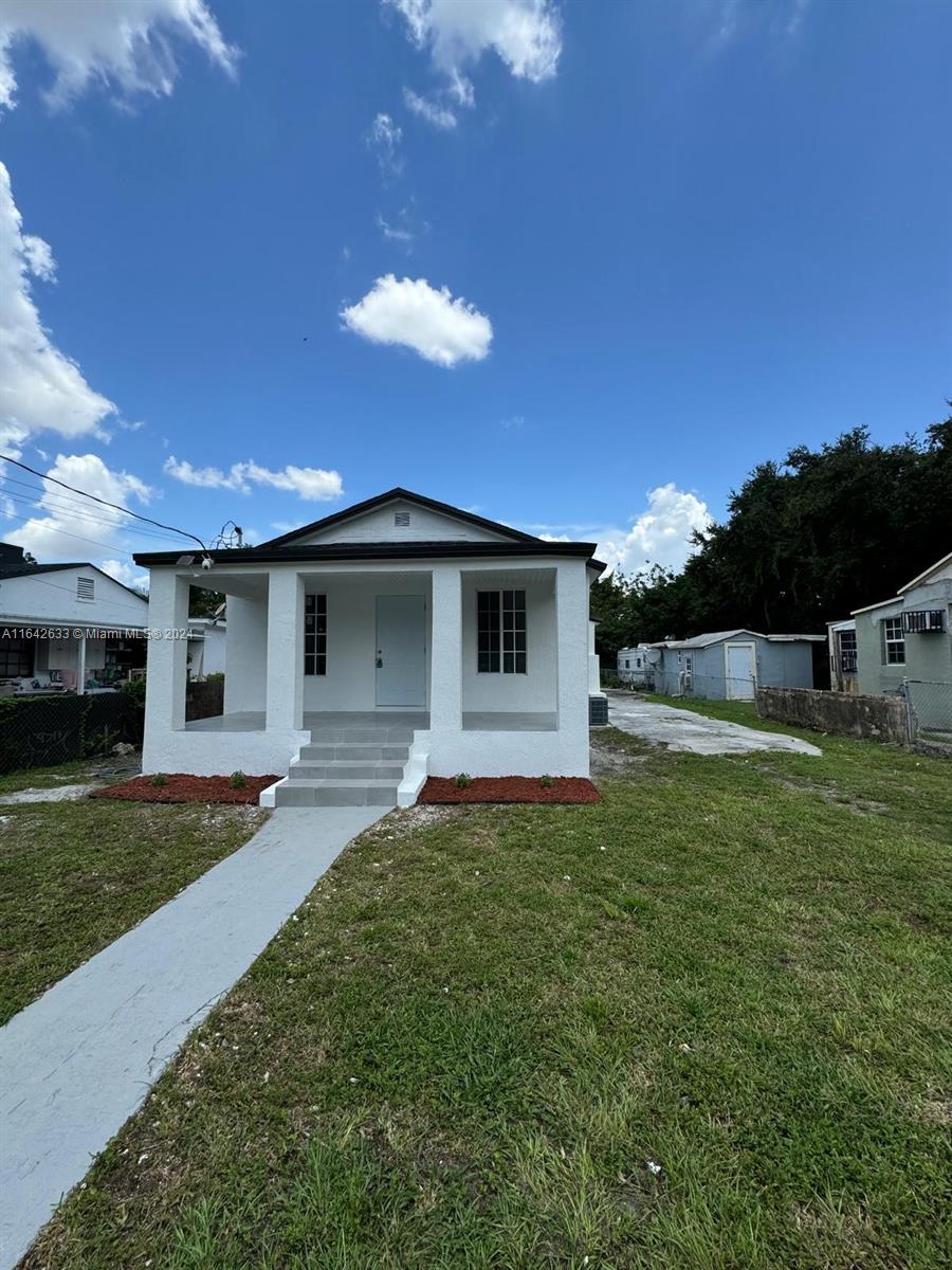 58th St, Miami, FL 33142