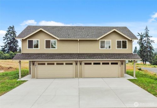 19 B Anchor Way, Cathlamet, WA, 98612-8907 | Card Image