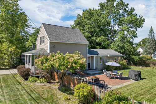 17 Manor Rd, Concord, NH, 03303-1906 | Card Image