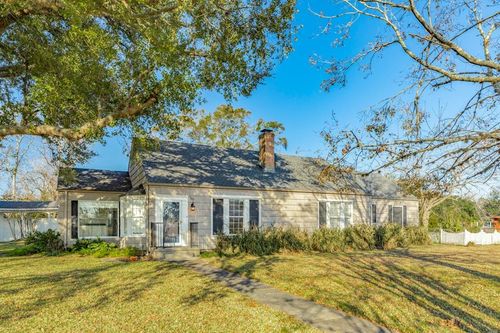 302 E Jackson St, West Columbia, TX, 77486-3232 | Card Image