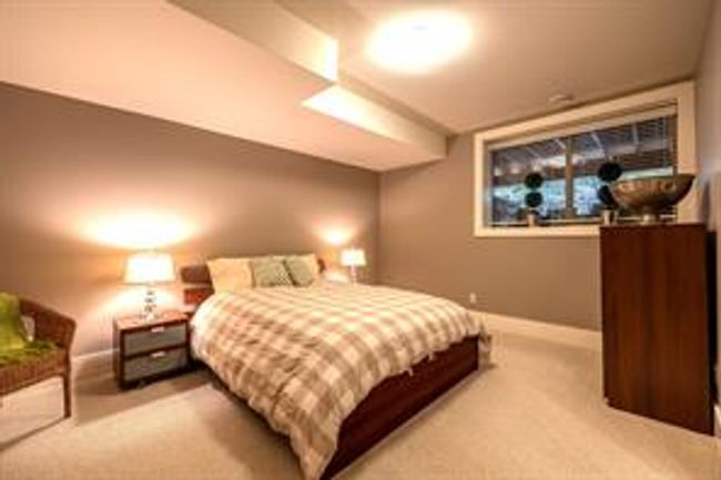 34 Posthill Dr Sw, House detached with 6 bedrooms, 3 bathrooms and 7 parking in Calgary AB | Image 43