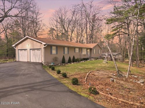 112 Green Chapel Ln, Cresco, PA, 18326-7204 | Card Image