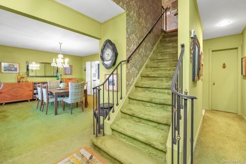 350 Paul Pl, West Hempstead, NY, 11552-2843 | Card Image