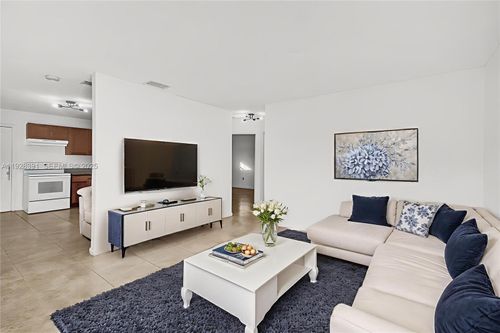 1-2907 Nw 103rd St, Miami, FL, 33147-1641 | Card Image