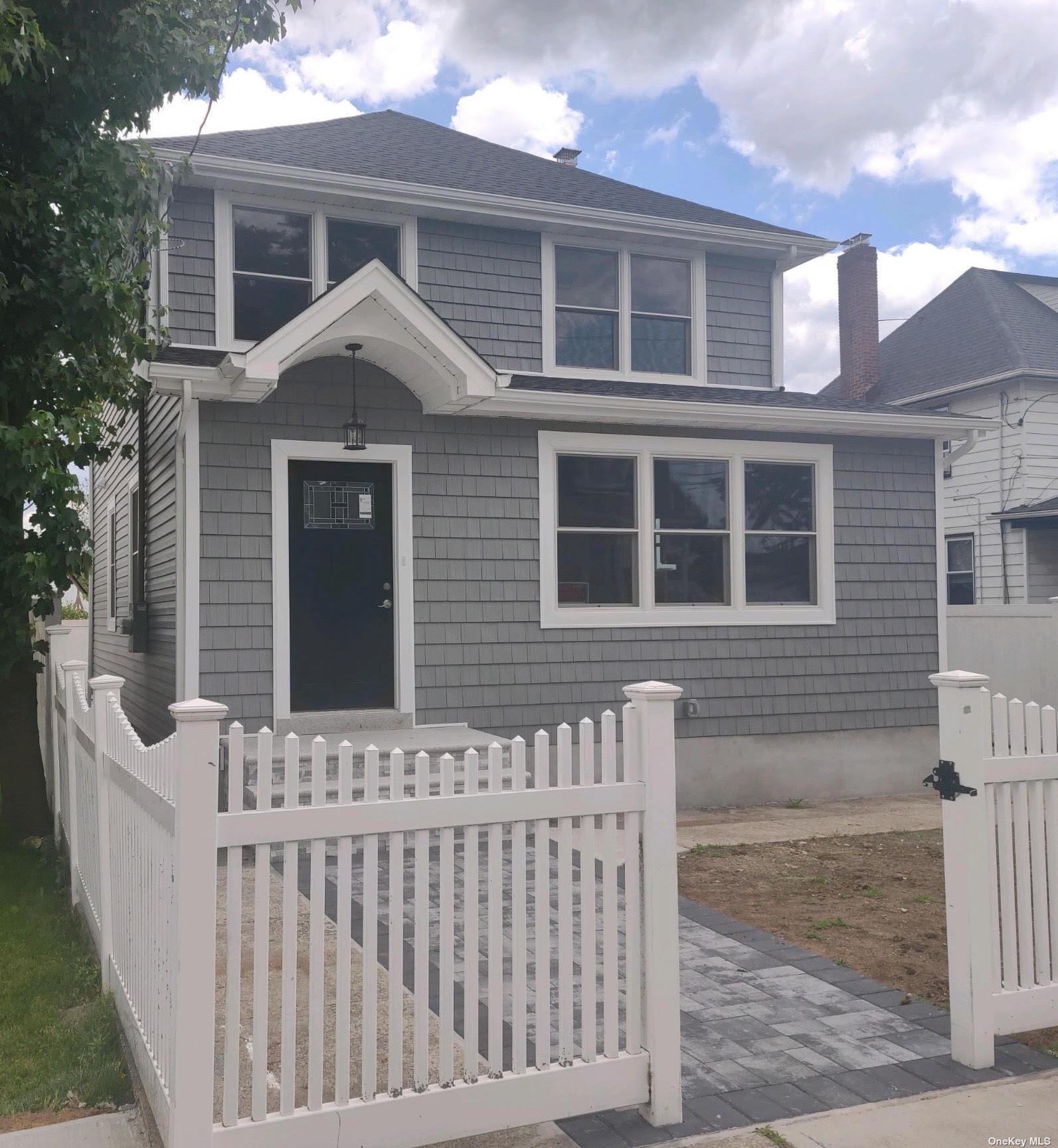 Holland Ave, Elmont, NY 11003