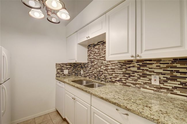 APT-112 - 1705 Crossing Pl, Condo with 2 bedrooms, 2 bathrooms and 2 parking in Austin TX | Image 9