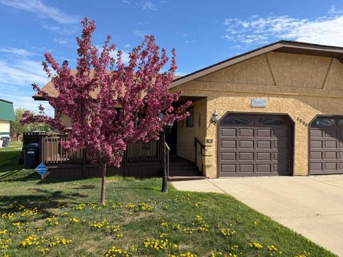 4606B 48 Avenue, Sylvan Lake, AB, T4S1M8 | Card Image