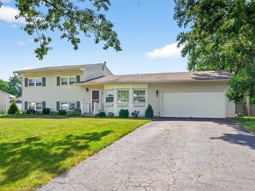 11 Authors Ave, Henrietta, NY, 14467-9323 | Card Image