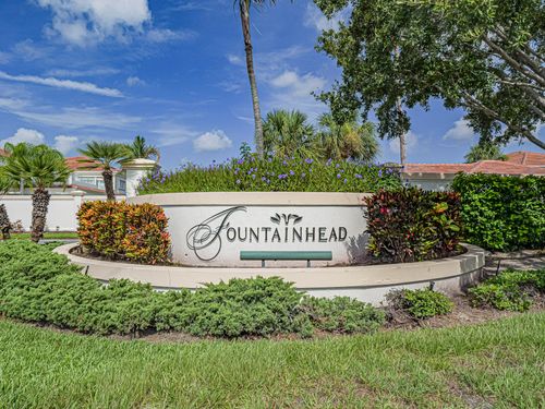 524 7th Sq, Vero Beach, FL, 32962-1899 | Card Image