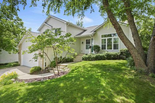 10 Byars Cir, Madison, WI, 53719-4100 | Card Image