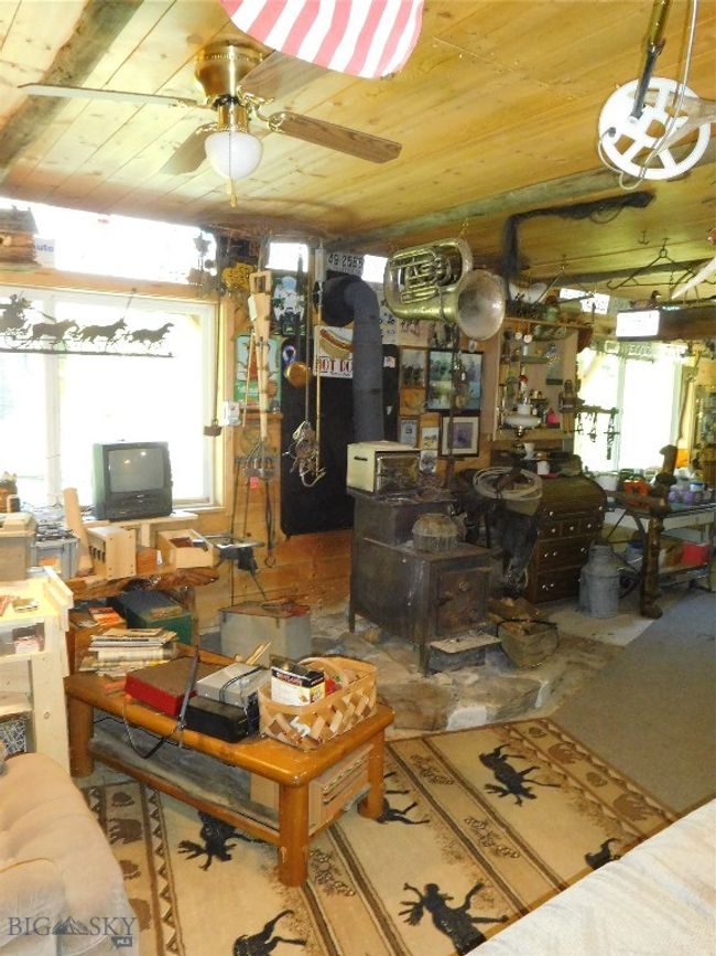 20 S Boulder Bear Rd, House other with 2 bedrooms, 3 bathrooms and null parking in Cardwell MT | Image 42