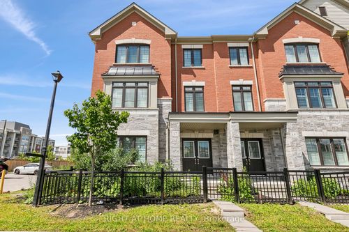 17 Wandering Way, Whitby, ON, L1R0R3 | Card Image