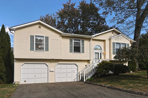 47 Peak Ave, Milford, CT, 06460-5618 | Card Image