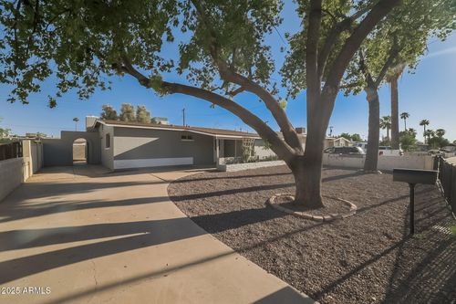 7737 W Weldon Ave, Phoenix, AZ, 85033-3612 | Card Image