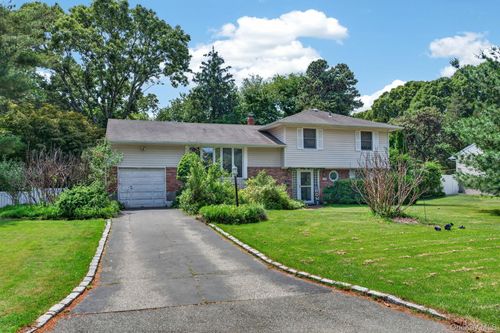 14 Mark Dr, Smithtown, NY, 11787-3337 | Card Image