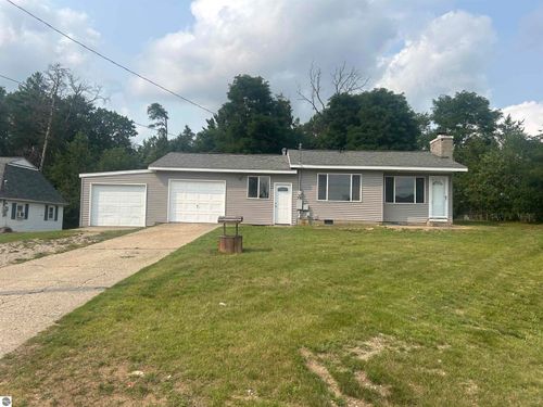 9969 W Carter Road, St Helen, MI, 48656 | Card Image
