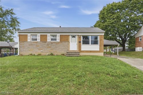 2425 Regentview St Ne, Canton, OH, 44705-2837 | Card Image
