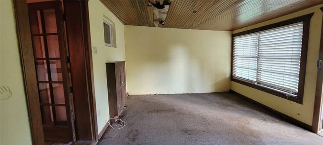View of carpeted empty room | Image 26