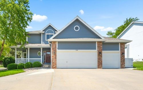 908 Wicklow Road, Papillion, NE, 68046 | Card Image